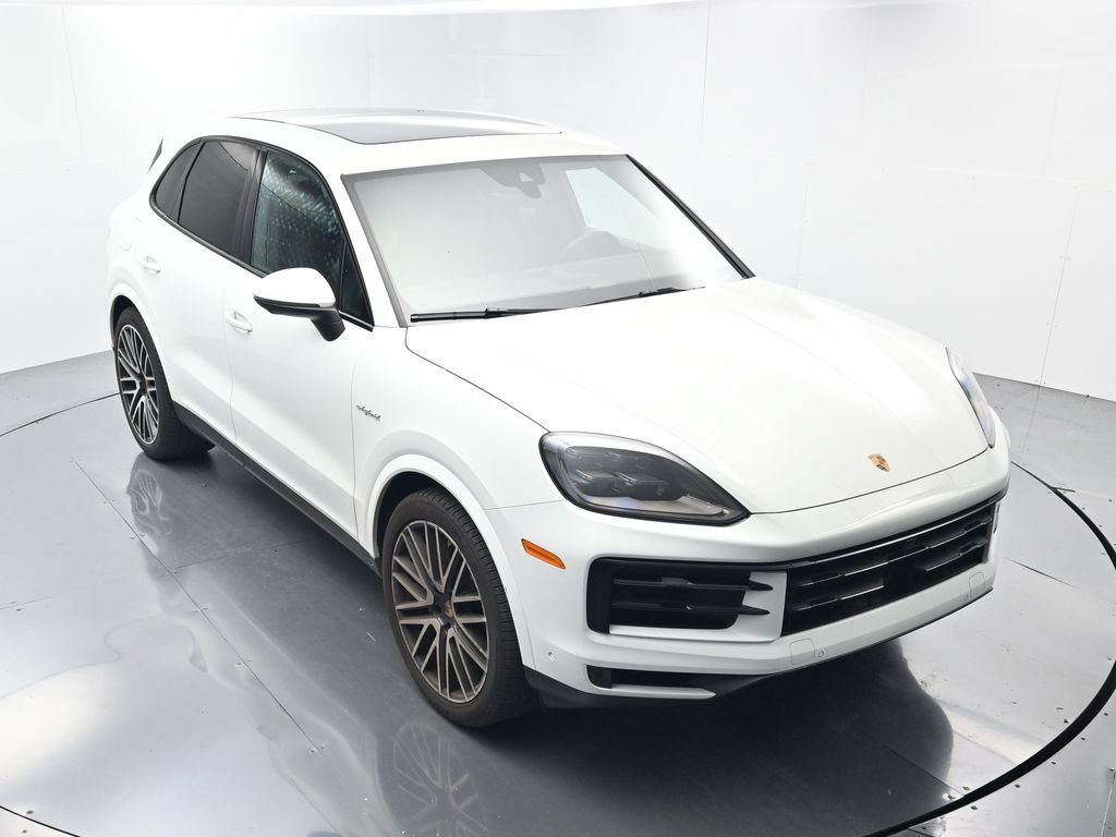 Certified 2025 Porsche Cayenne S AWD/4WD image 39