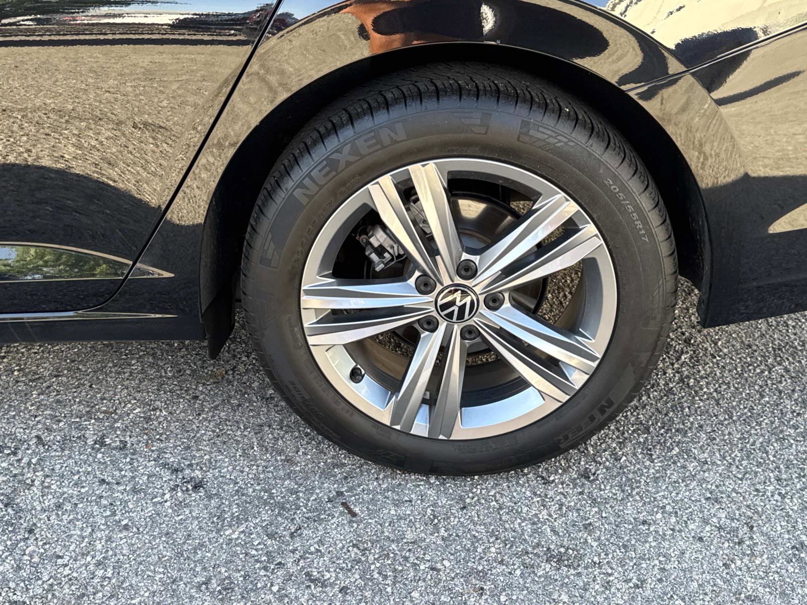 Used 2024 Volkswagen Jetta SE image 6