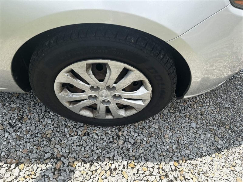 Used 2010 Kia Forte EX FWD image 19