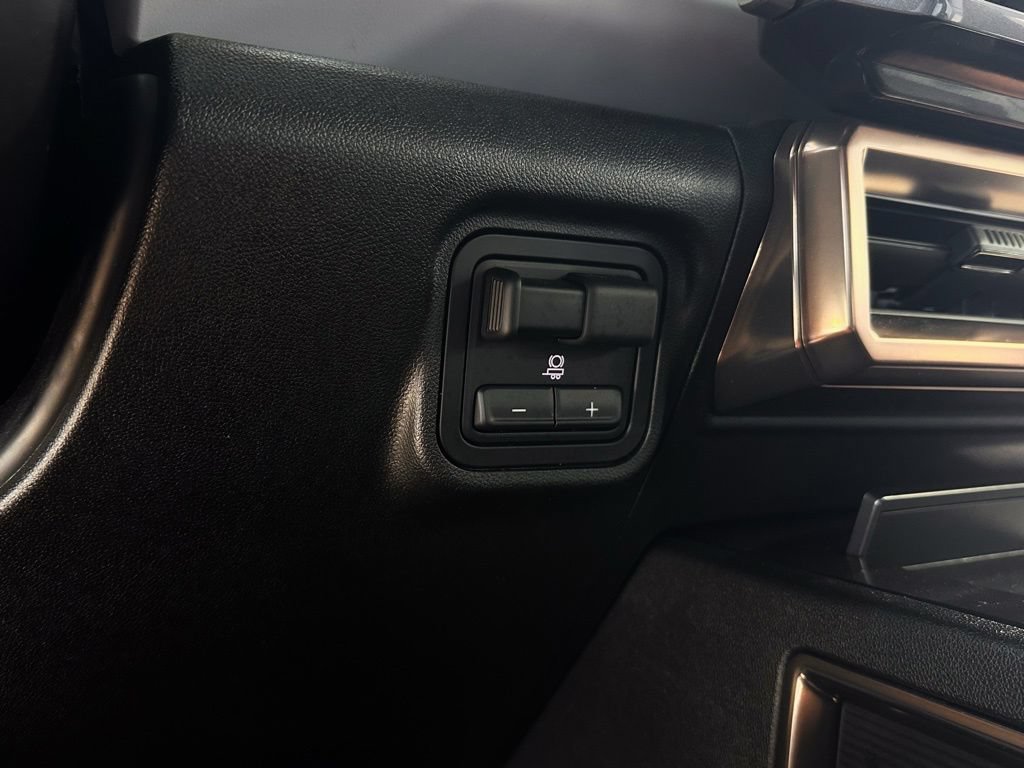 Used 2025 GMC Hummer EV 3X AWD/4WD image 16