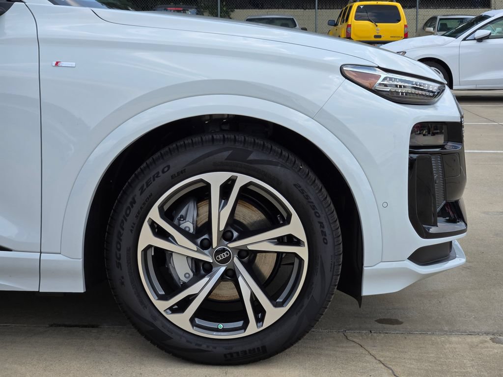 New 2027 Audi Q6 e-tron Prestige AWD/4WD image 13