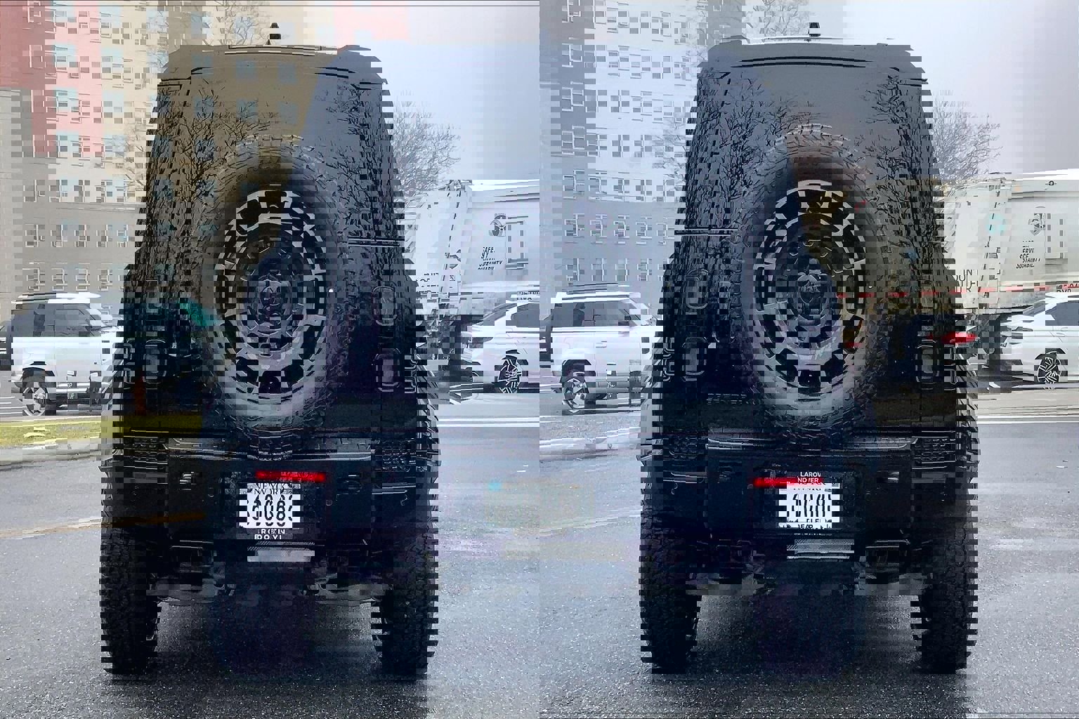 New 2026 Land Rover Defender 110 OCTA image 4