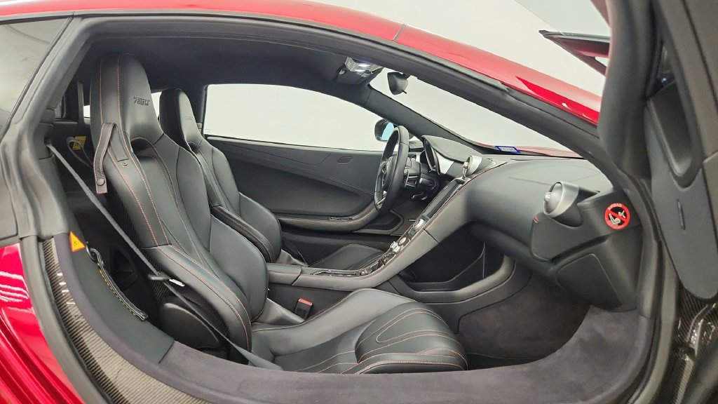 Used 2012 McLaren MP4-12C Coupe RWD image 25