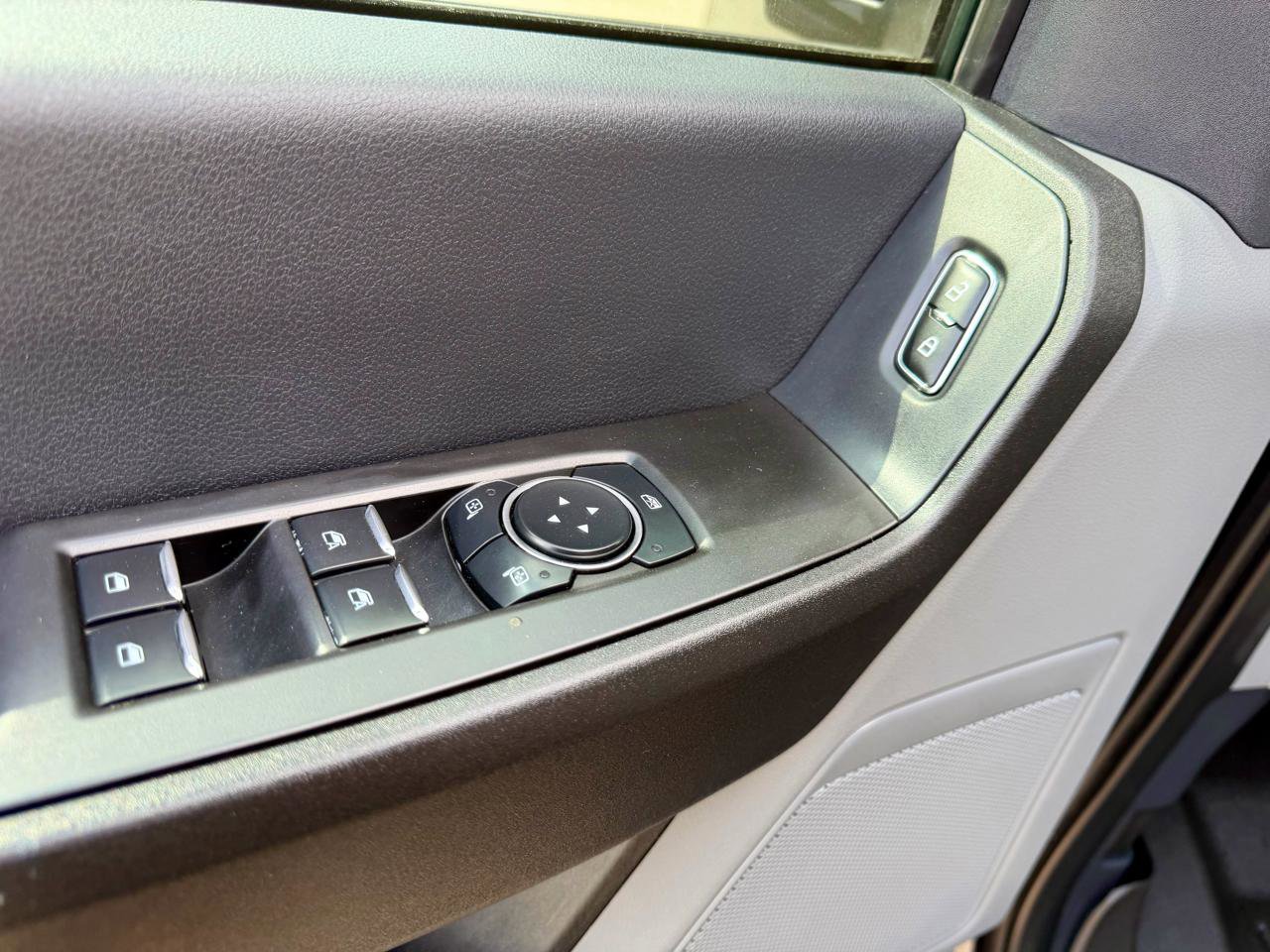 Used 2023 Ford F250 XL w/ XL Chrome Package image 17