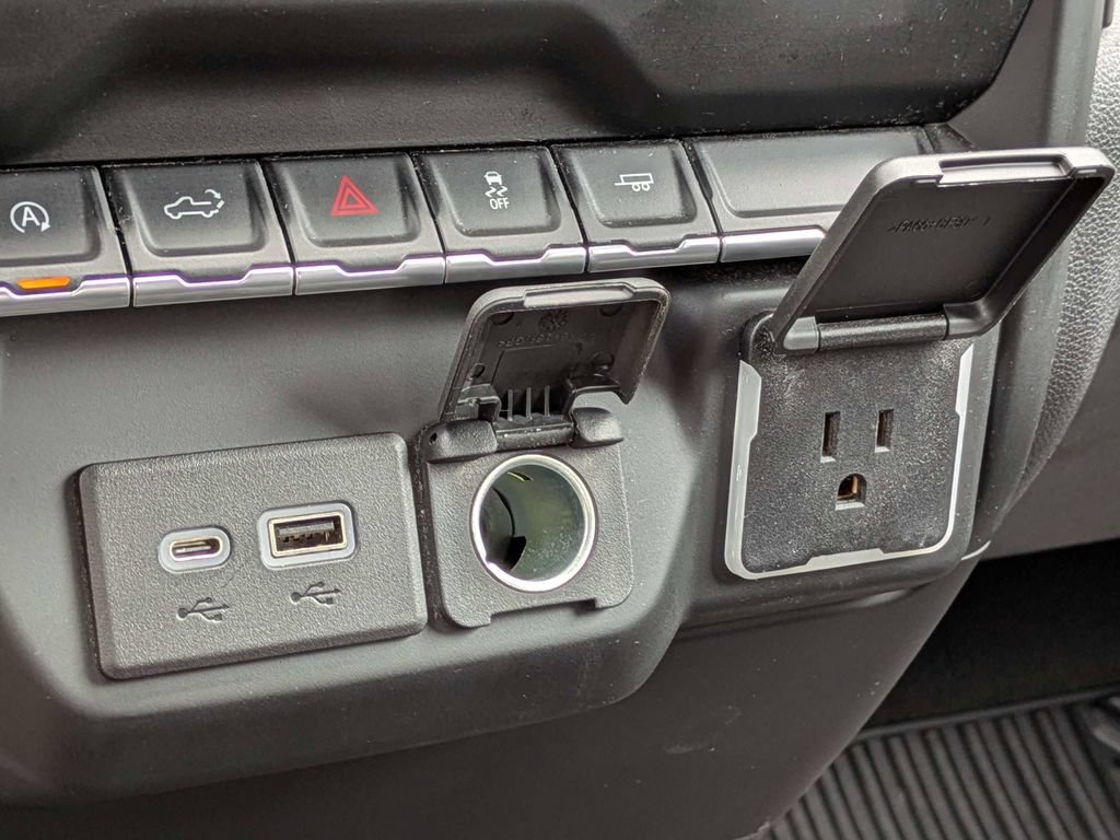 Used 2022 Chevrolet Silverado 1500 Custom RWD image 21