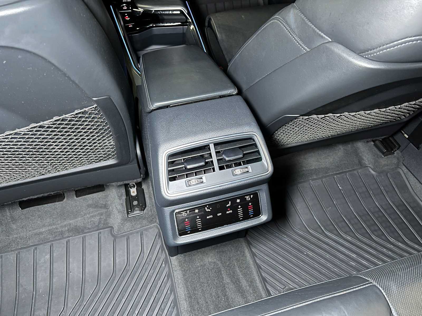 Used 2019 Audi e-tron Prestige w/ Prestige Package AWD/4WD image 52