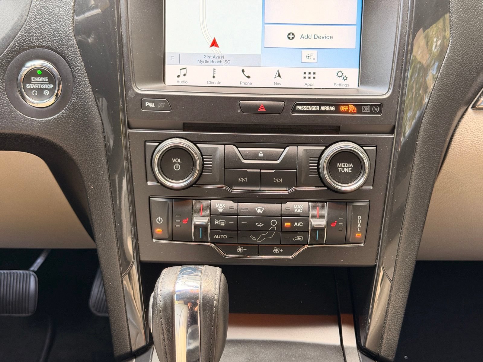 Used 2018 Ford Explorer XLT w/ Equipment Group 202A FWD image 18