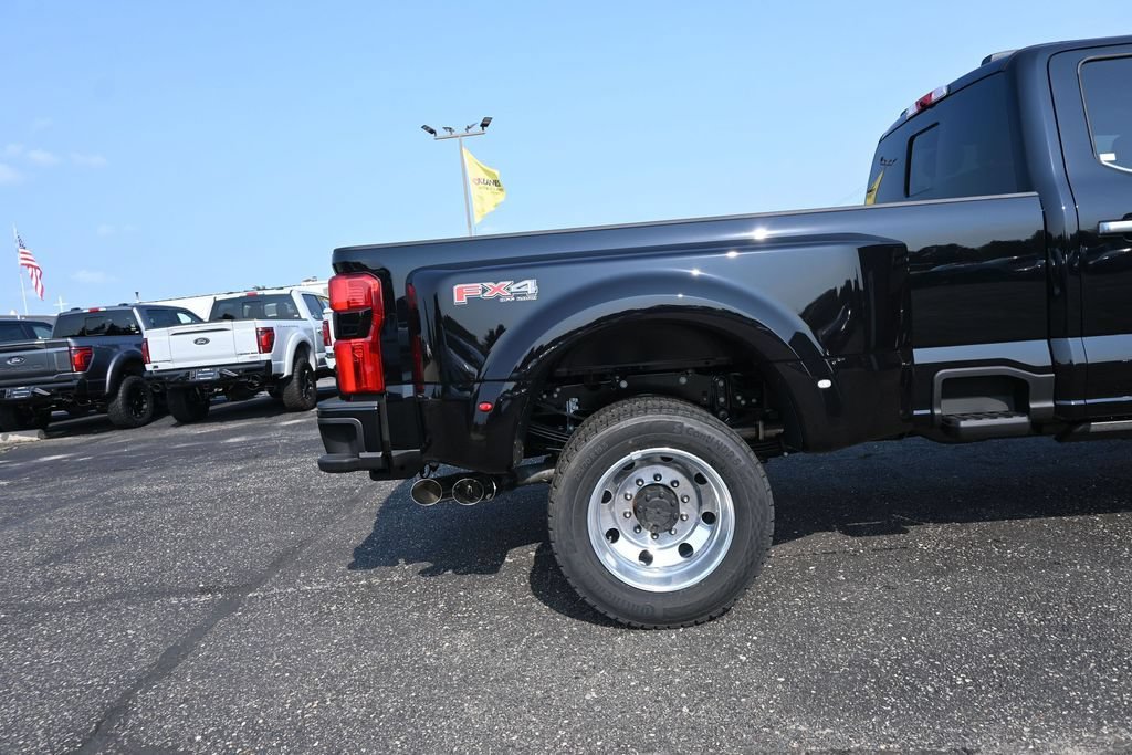 New 2026 Ford F450 Platinum w/ Platinum Plus Package AWD/4WD image 18
