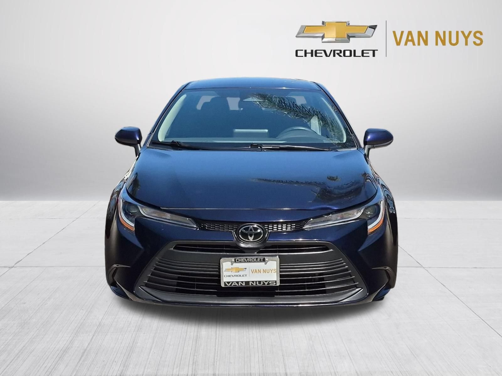 Used 2023 Toyota Corolla LE FWD image 2