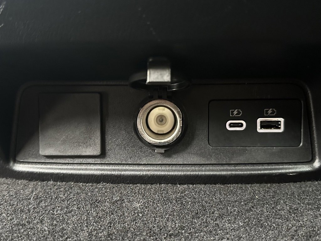 Used 2024 Nissan Armada SV image 18