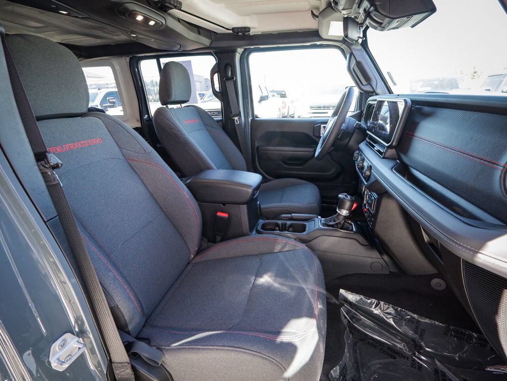 Used 2025 Jeep Wrangler Unlimited Rubicon AWD/4WD image 22