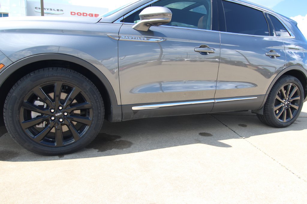 Used 2023 Lincoln Nautilus Reserve w/ Equipment Group 201A AWD/4WD image 10