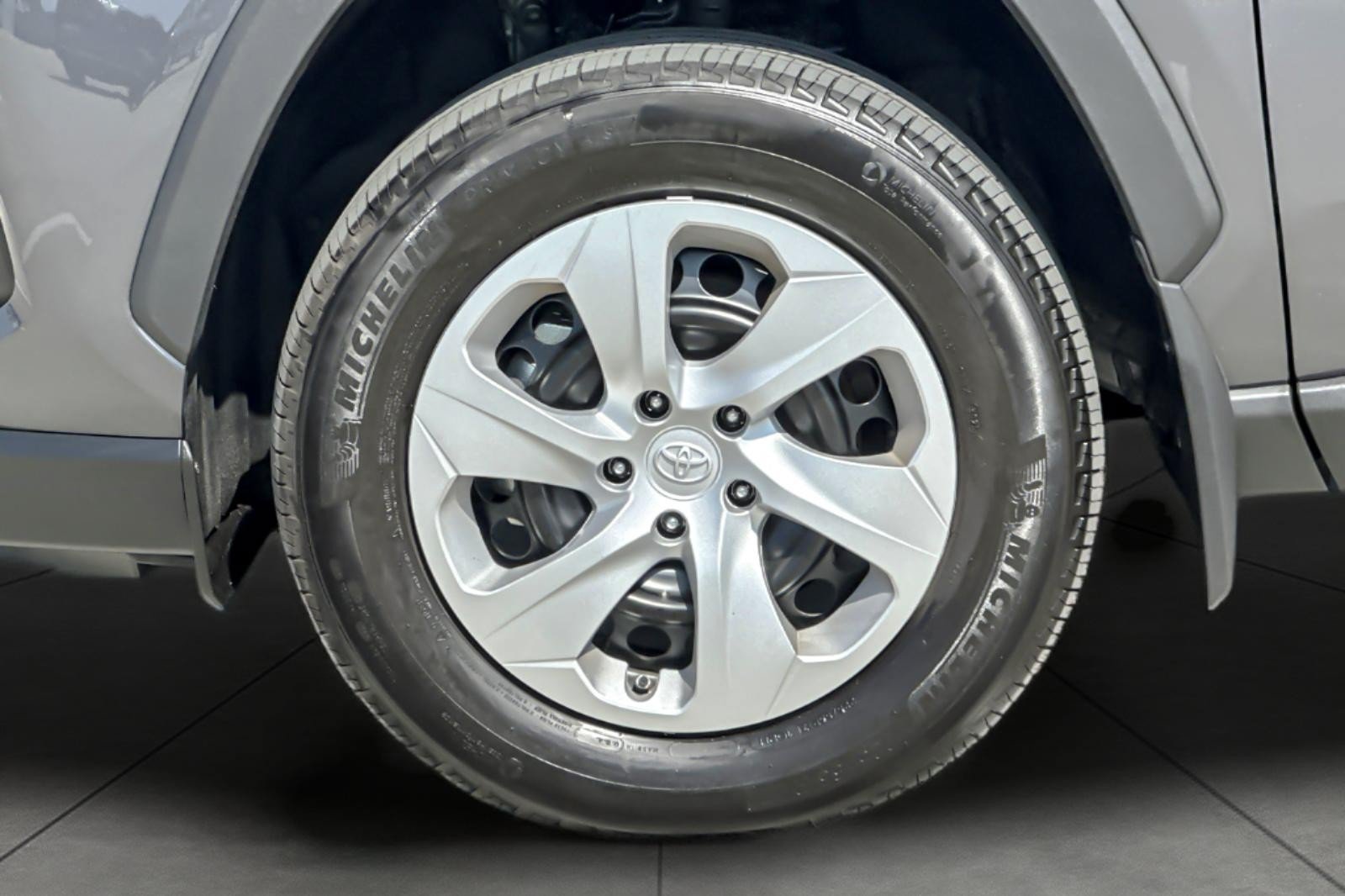 Certified 2025 Toyota RAV4 LE FWD image 24