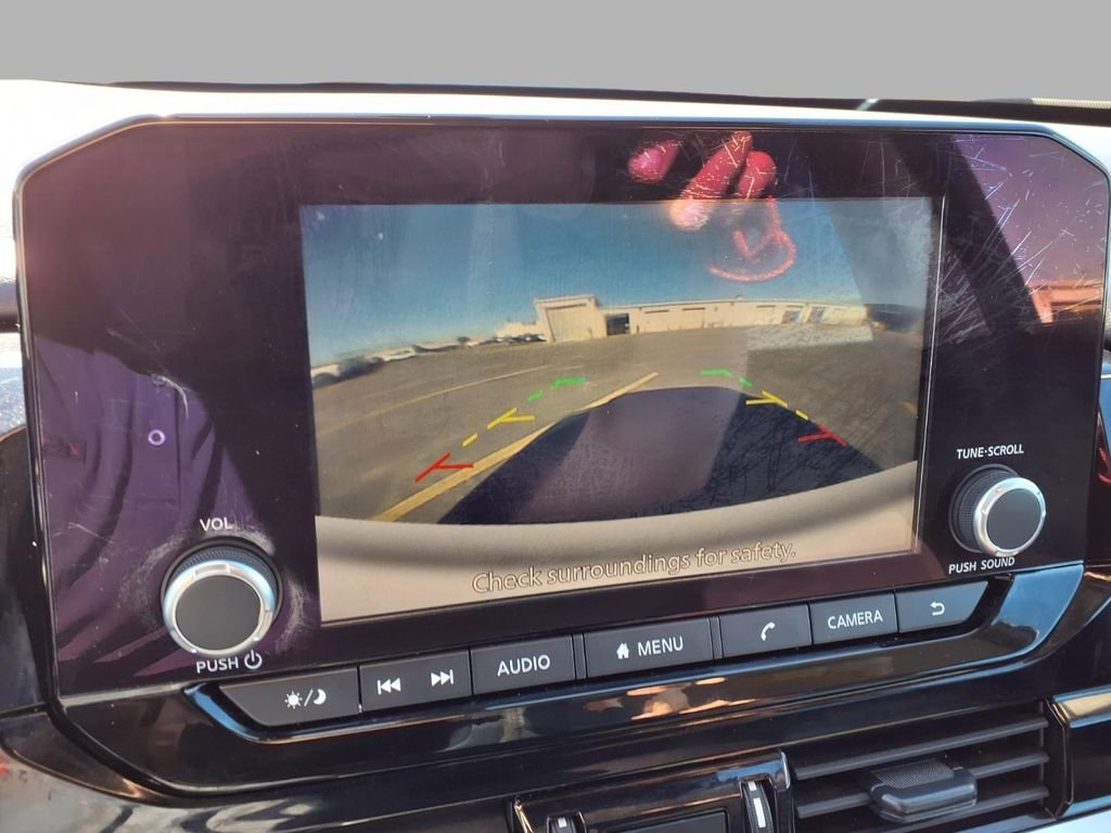 Used 2024 Nissan Pathfinder SV image 6