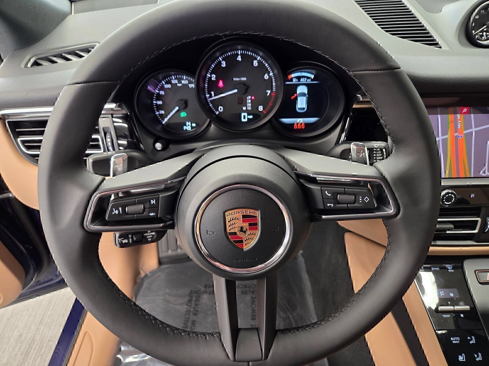 Certified 2026 Porsche Macan AWD/4WD image 17
