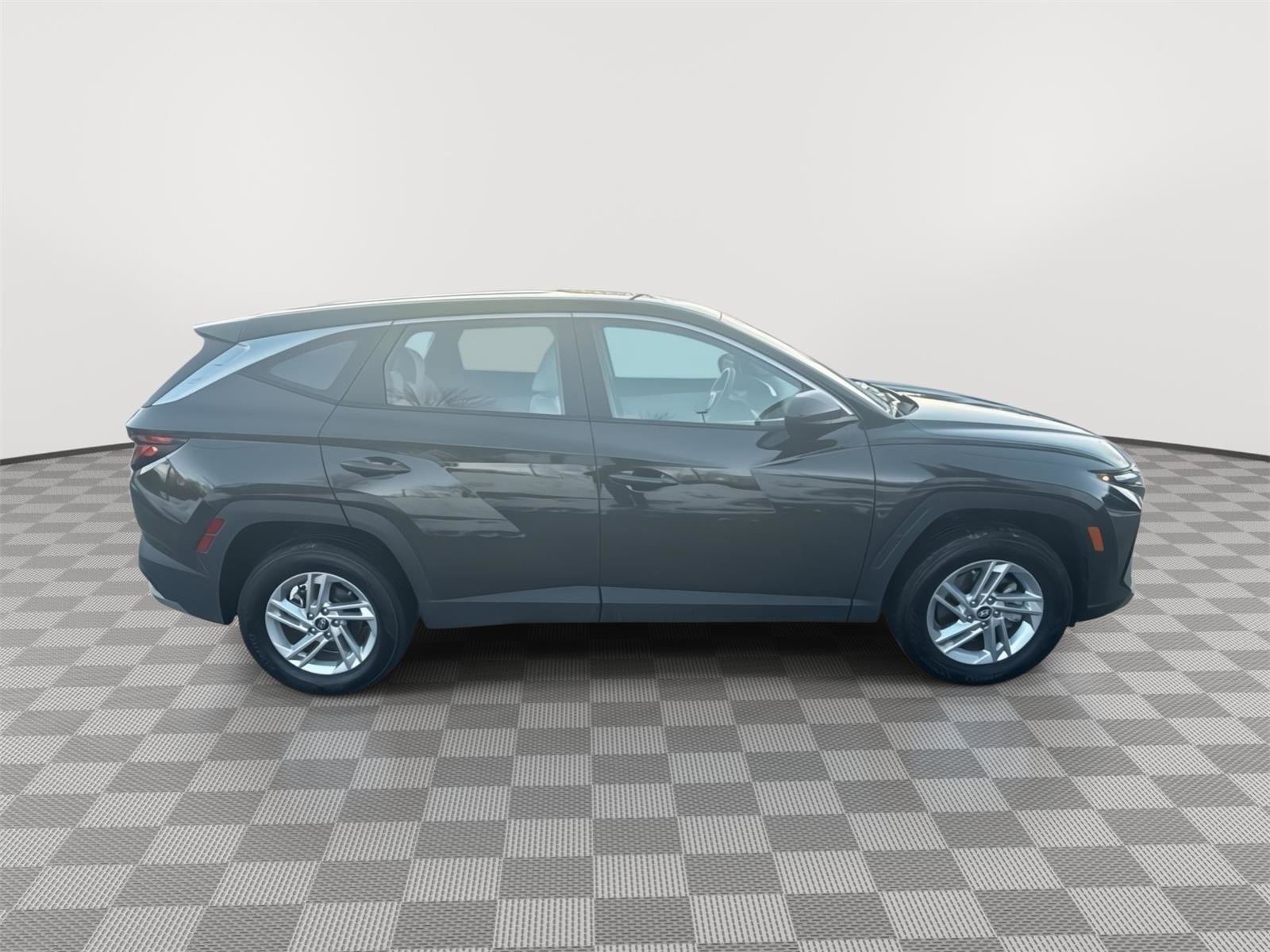 Certified 2025 Hyundai Tucson SE AWD/4WD image 4