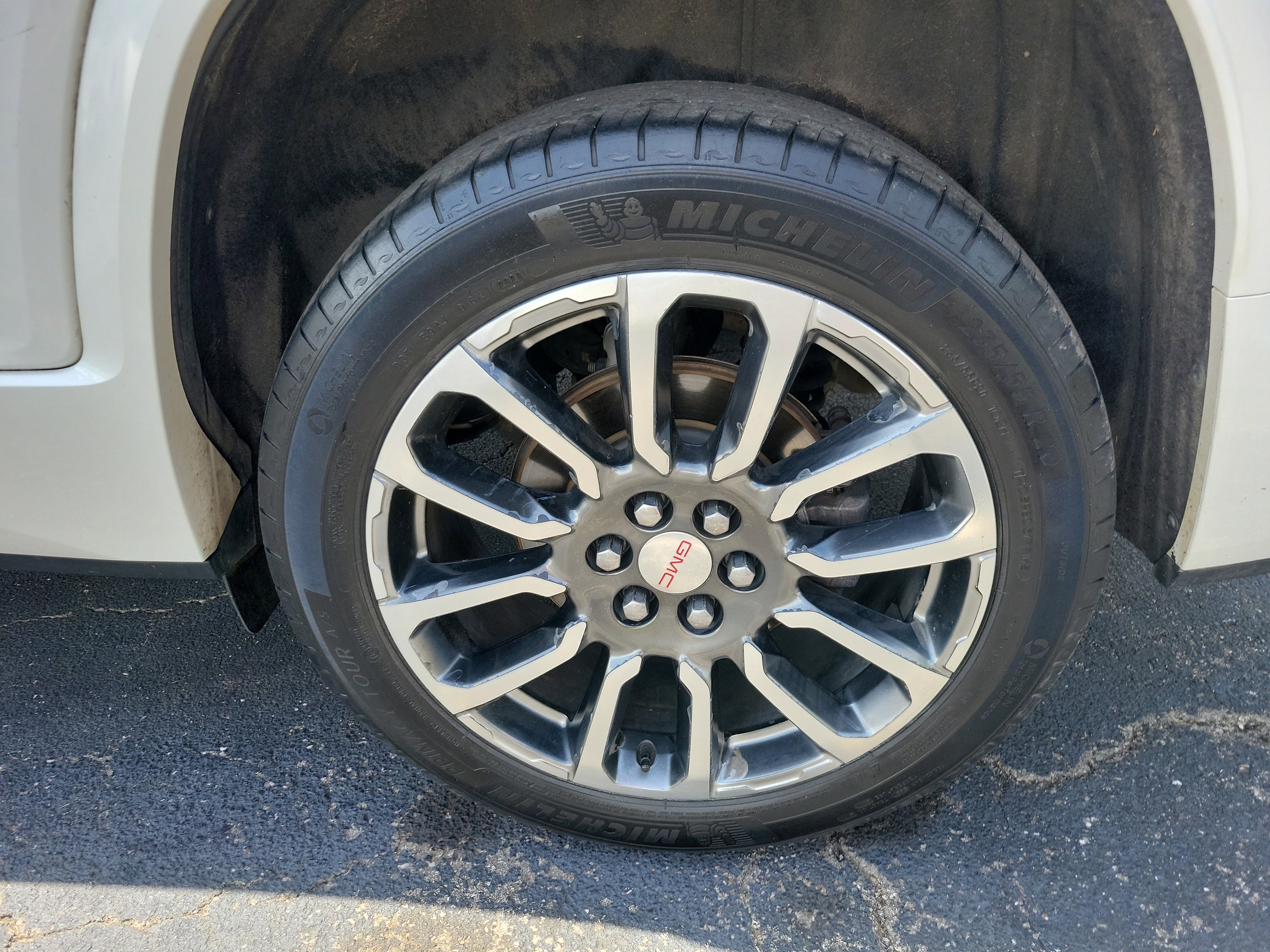 Used 2020 GMC Acadia Denali w/ LPO, Floor Liner Package FWD image 32