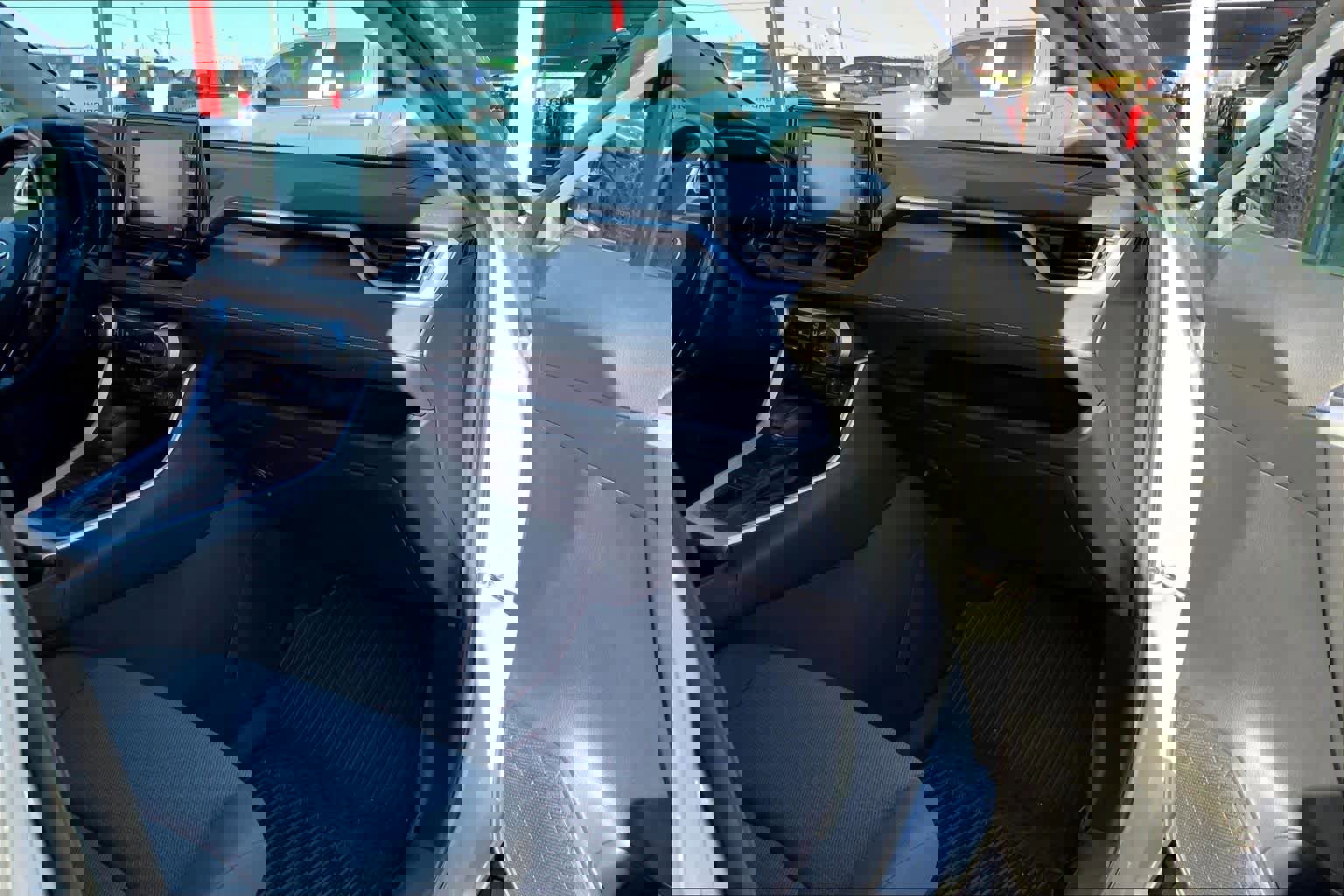 Used 2022 Toyota RAV4 XLE w/ Convenience Package AWD/4WD image 19