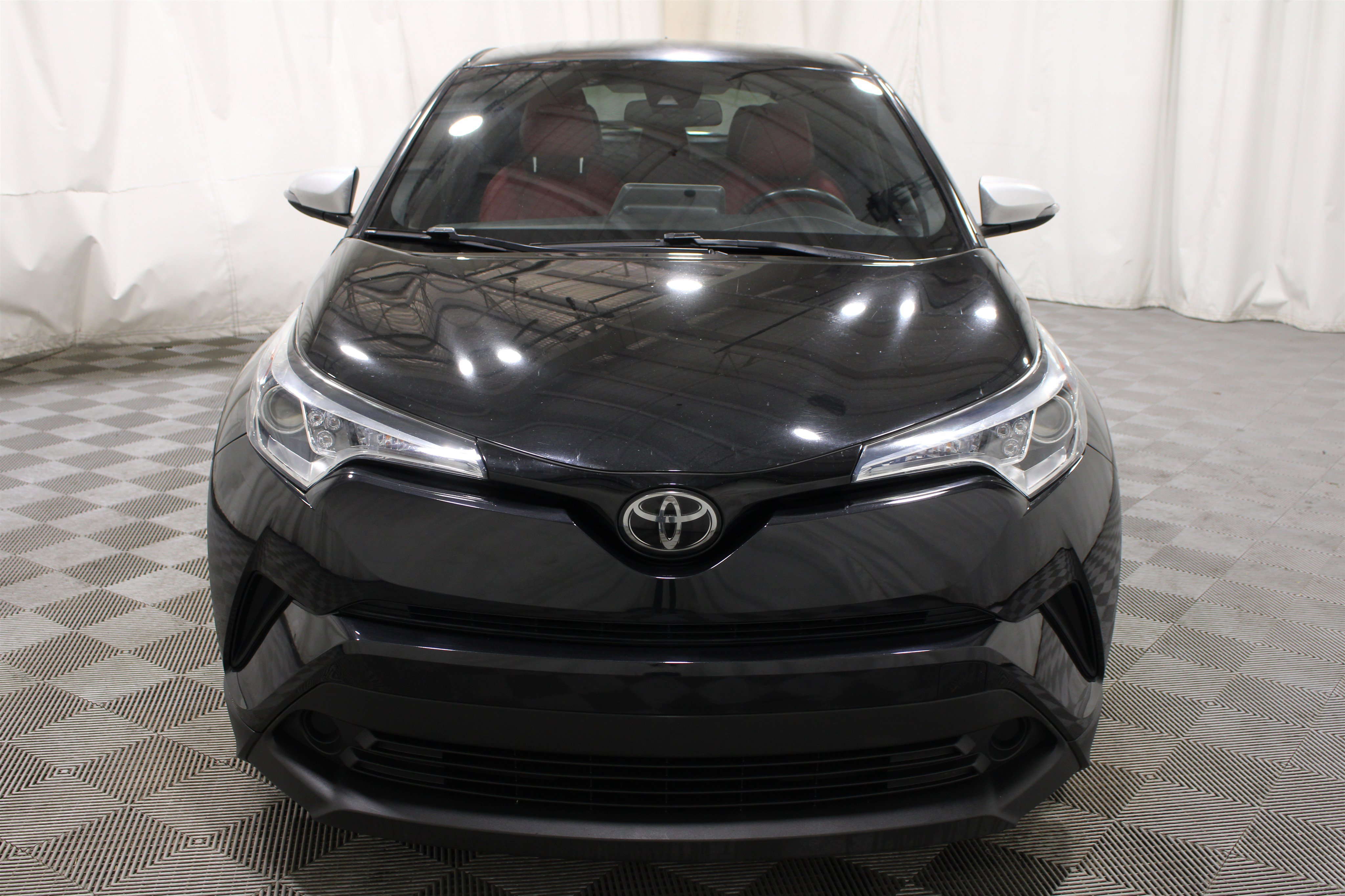 Used 2019 Toyota C-HR XLE FWD image 34