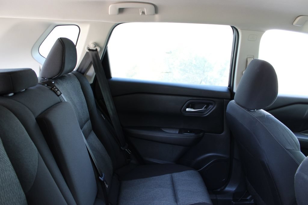 Used 2024 Nissan Rogue SV FWD image 23