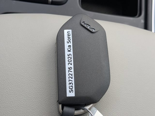 Used 2025 Kia Sorento S w/ Panoramic Sunroof Package FWD image 31