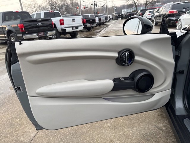 Used 2016 MINI Cooper 2-Door Hardtop image 23