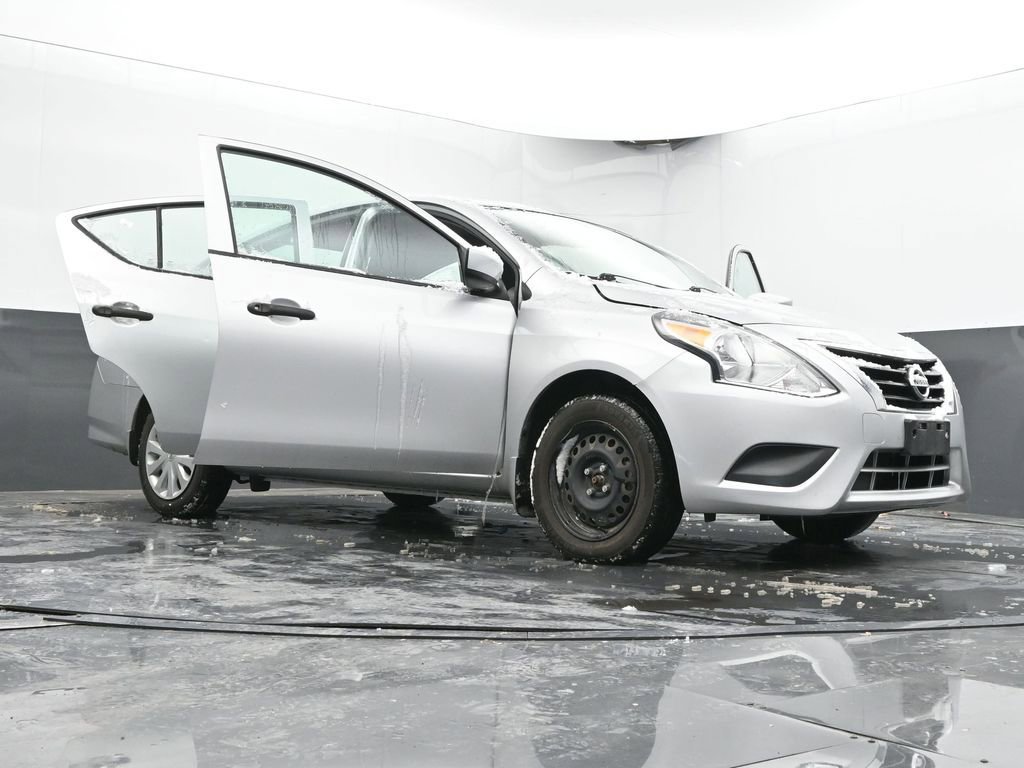 Used 2019 Nissan Versa S Plus image 61