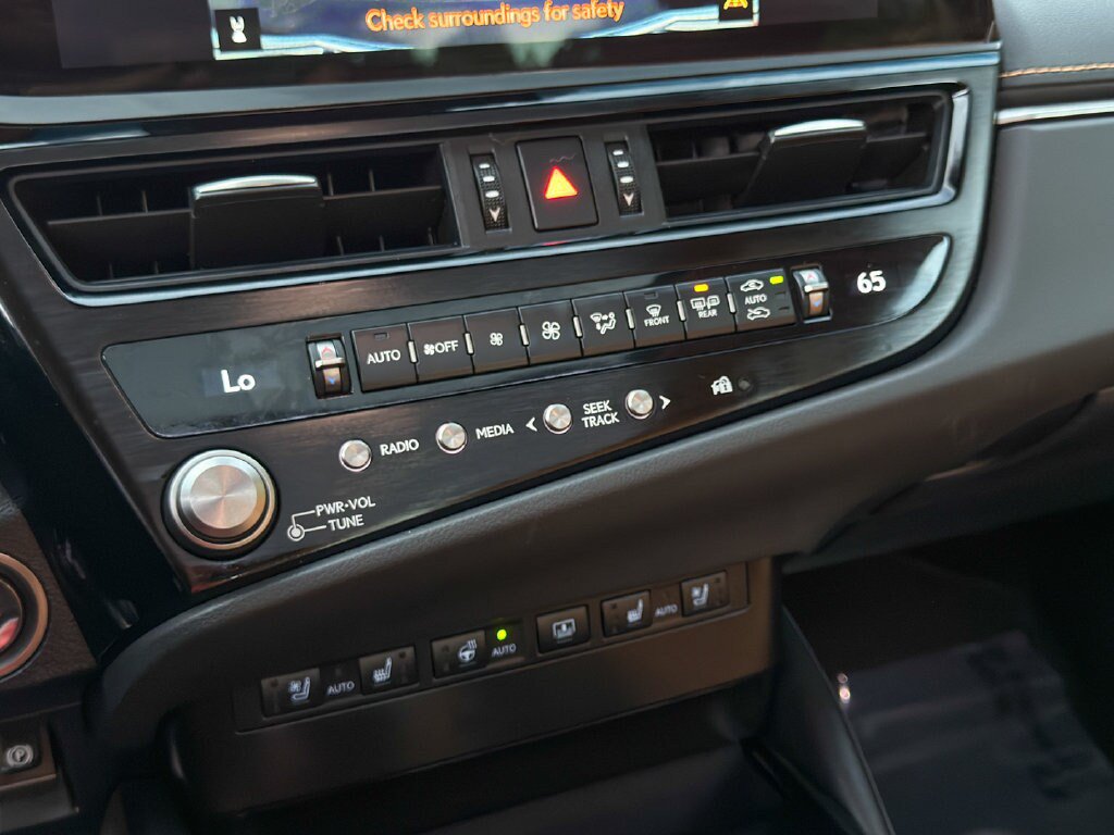 Certified 2024 Lexus ES 300h w/ Premium Package FWD image 25