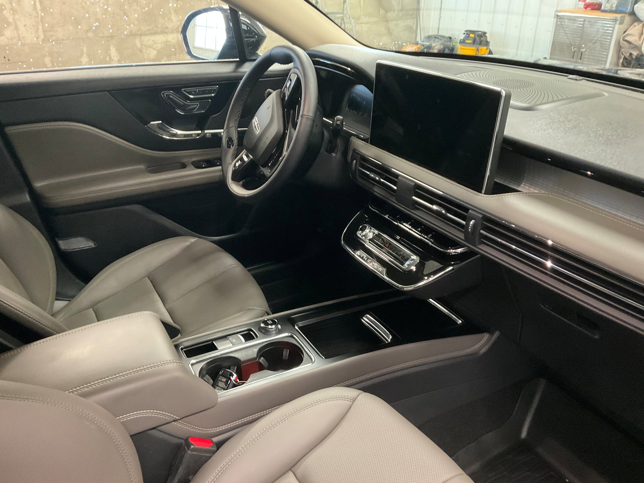Used 2025 Lincoln Corsair AWD w/ Equipment Group 101A image 31