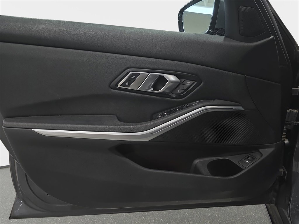 Used 2020 BMW 330i Sedan w/ Convenience Package image 26