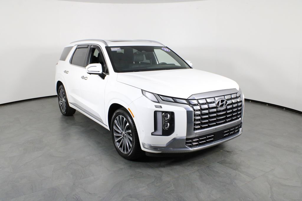 Used 2023 Hyundai Palisade Calligraphy image 4