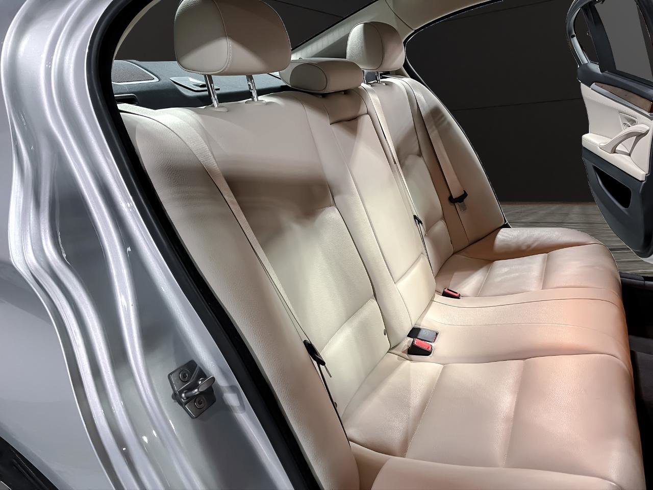 Used 2012 BMW 528i Sedan image 19