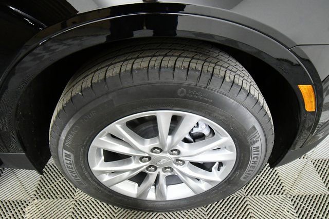 New 2026 Cadillac XT5 Luxury w/ LPO, Floor Liner Package image 21