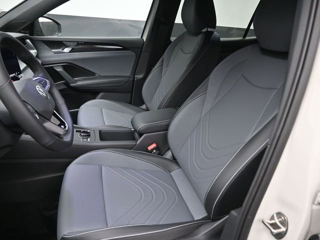 New 2026 Volkswagen Tiguan SE R-Line image 19