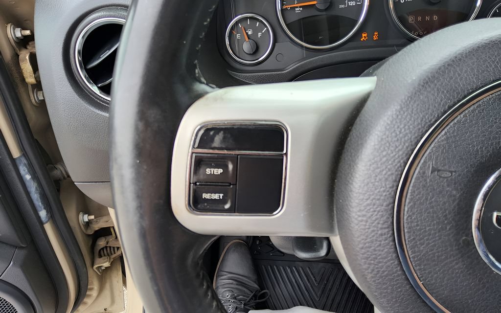 Used 2016 Jeep Compass High Altitude AWD/4WD image 15