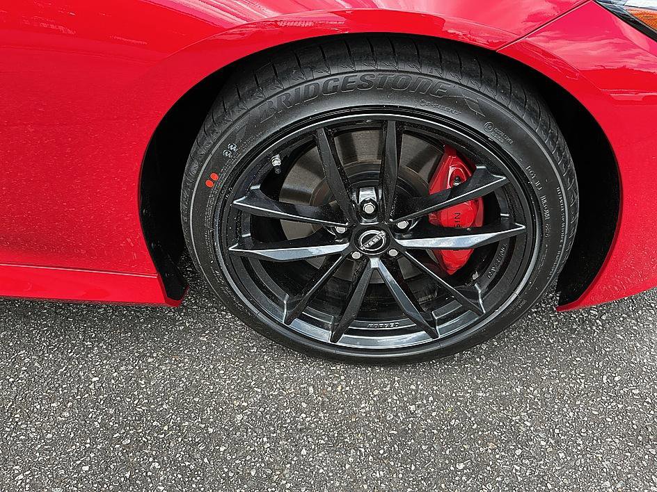 Certified 2025 Nissan Z Performance w/ Floor Mat Package RWD image 23