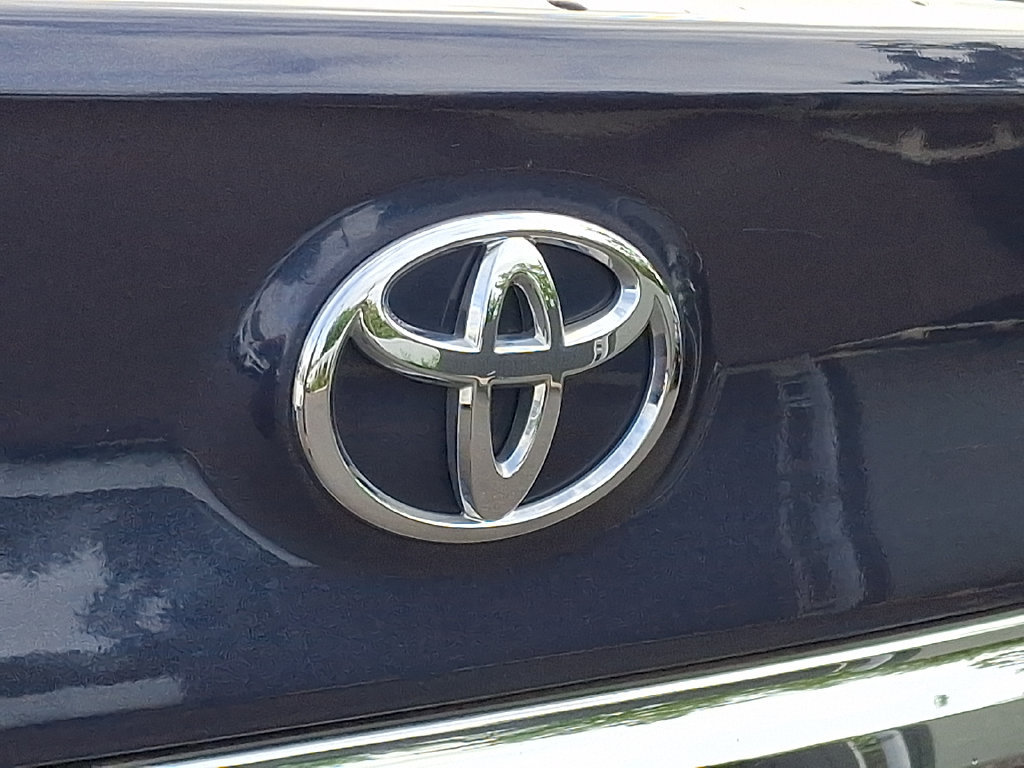 Used 2015 Toyota Camry LE FWD image 29
