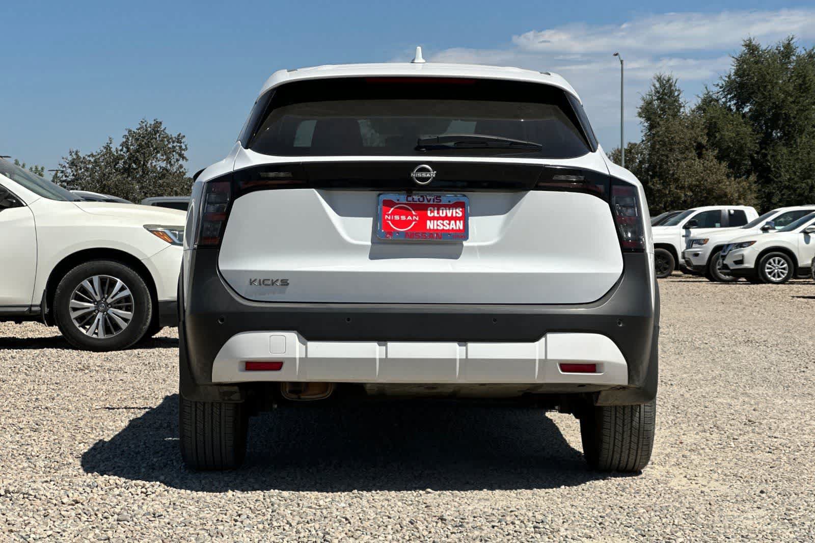 Used 2025 Nissan Kicks SV FWD image 8