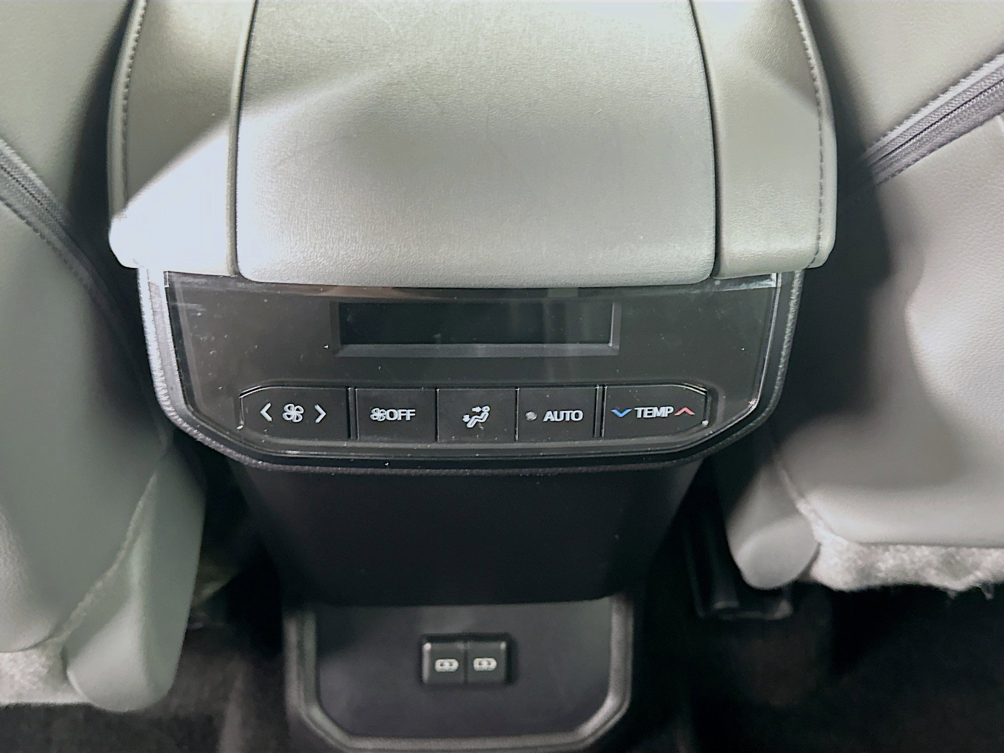 Used 2025 Toyota Highlander XLE image 29