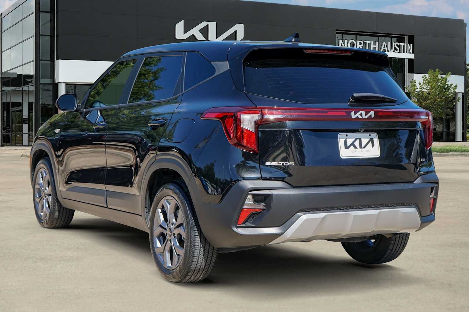 Certified 2024 Kia Seltos LX AWD/4WD image 4