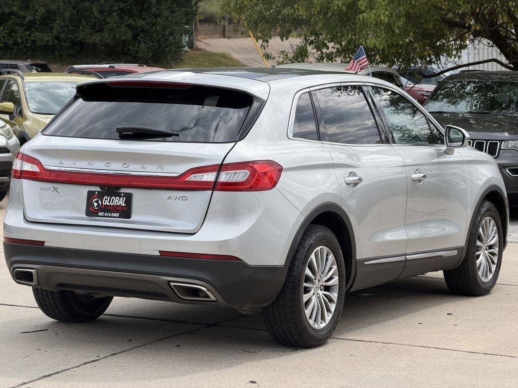 Used 2016 Lincoln MKX Select w/ Select Plus Package AWD/4WD image 6