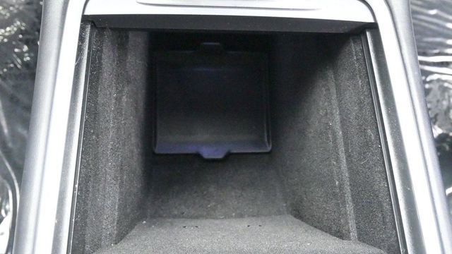 Used 2022 Tesla Model Y Long Range AWD/4WD image 27