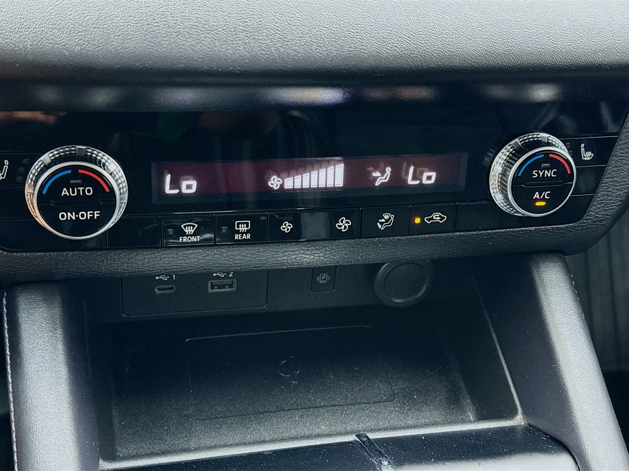 Used 2024 Mitsubishi Outlander SE image 12