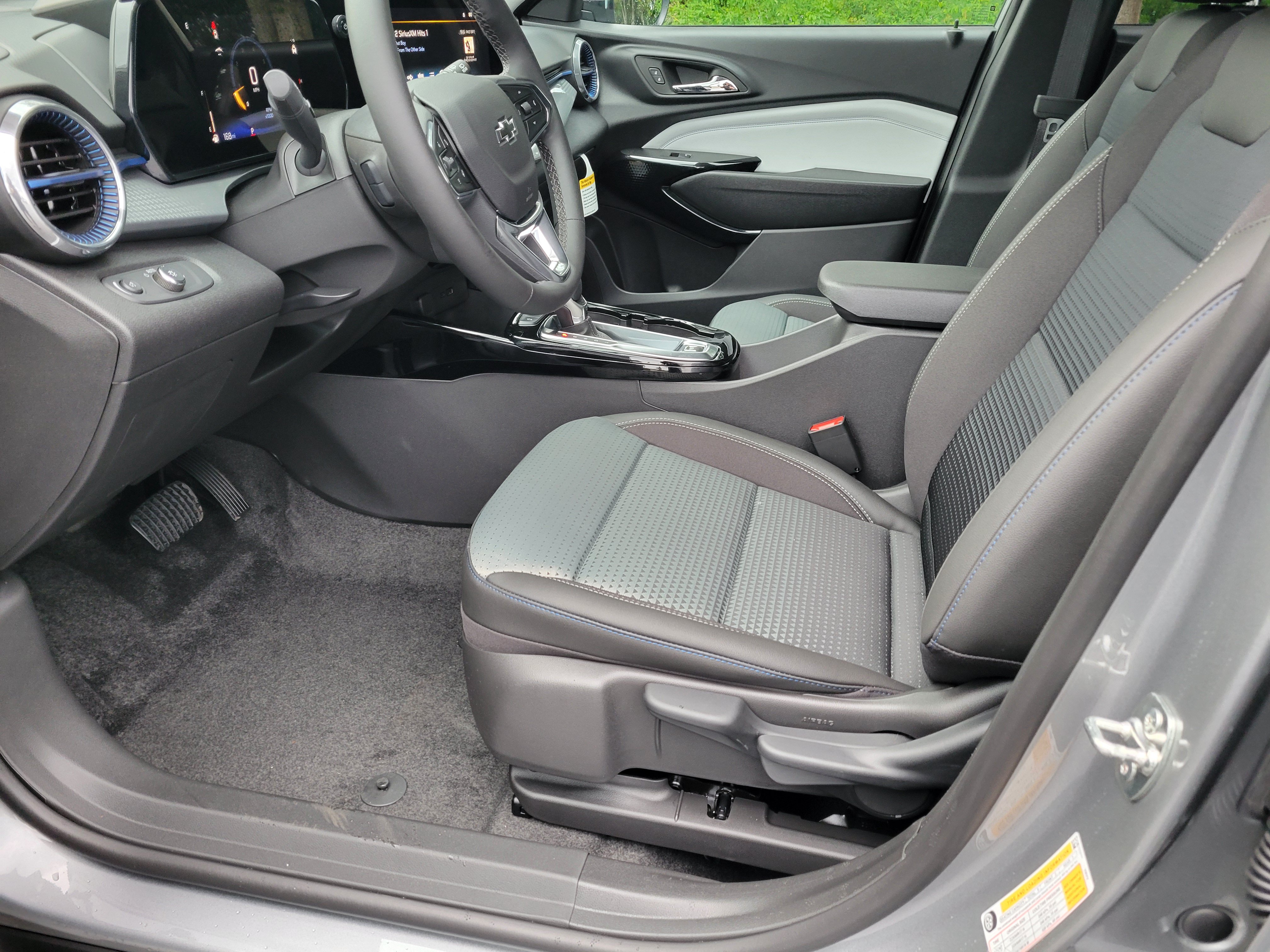 New 2026 Chevrolet Trax LT w/ Driver Confidence Package FWD image 25