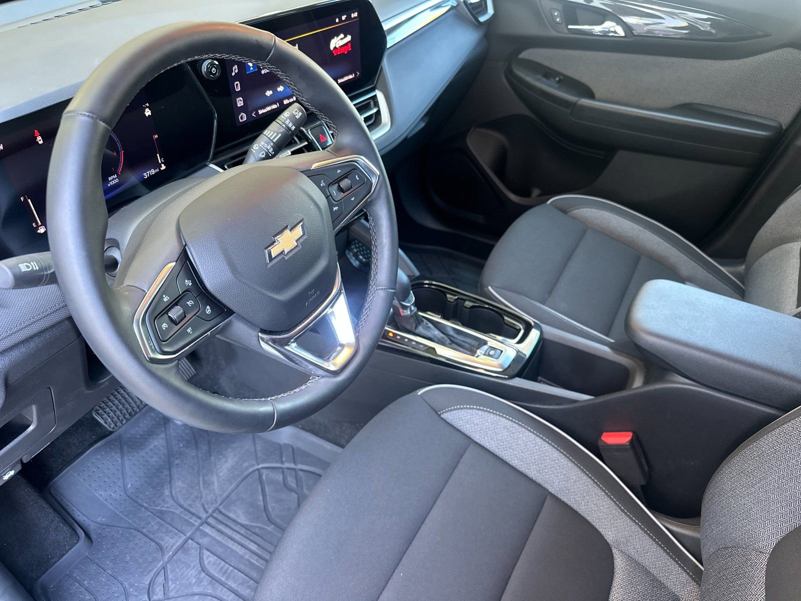 Used 2024 Chevrolet TrailBlazer LT w/ LT Cold Weather Package image 10