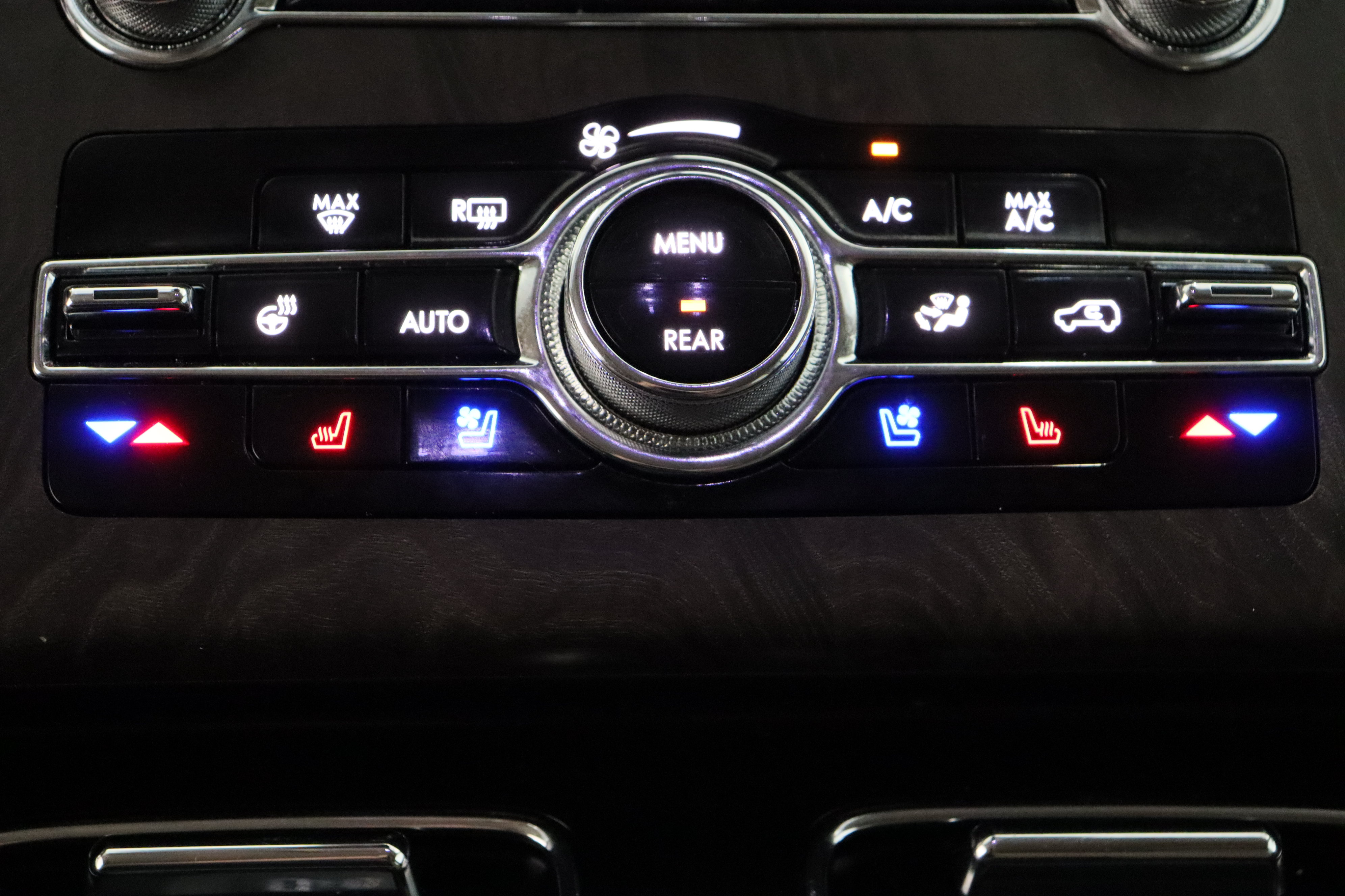 Used 2023 Lincoln Aviator Grand Touring w/ Equipment Group 301A AWD/4WD image 24