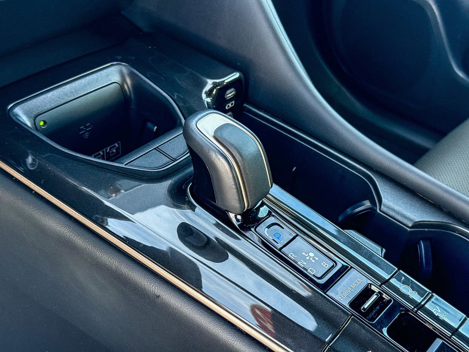 Used 2024 Toyota Crown Limited image 23