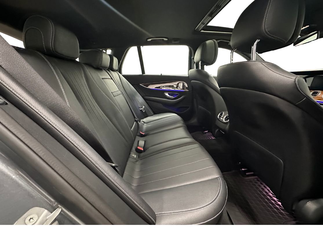 Used 2017 Mercedes-Benz E 400 4MATIC Wagon image 16