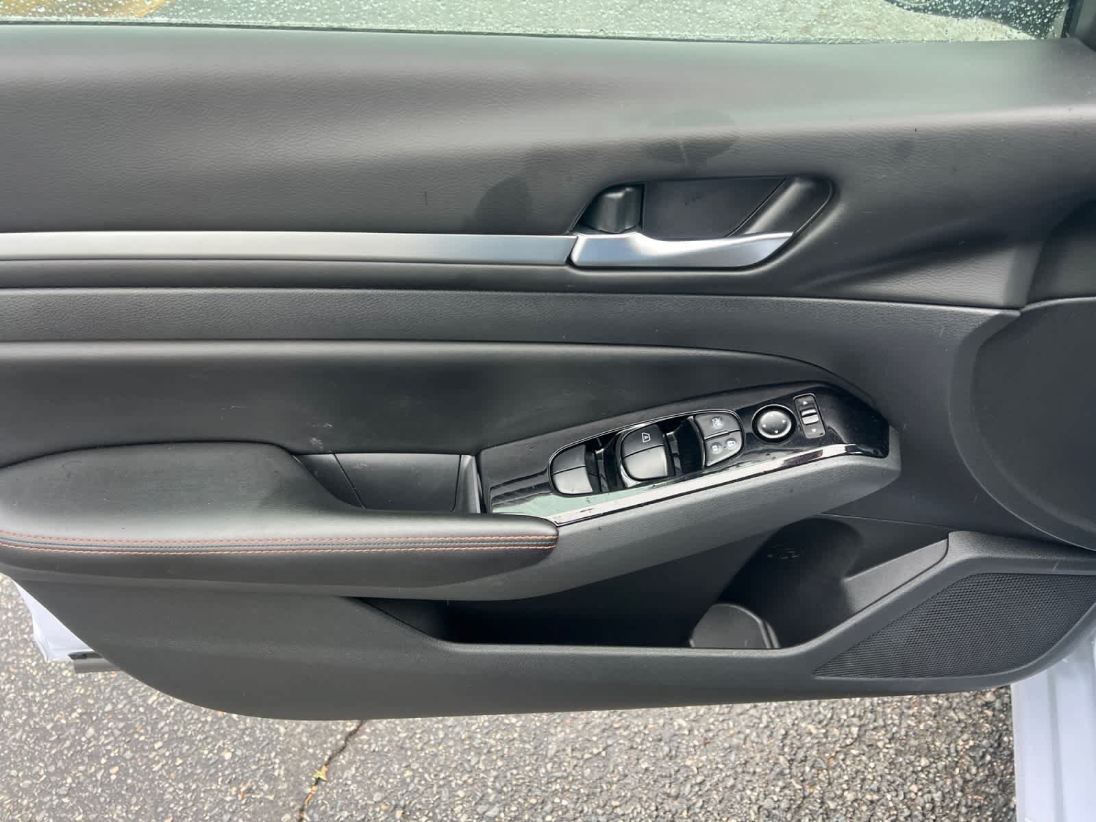 Used 2024 Nissan Altima 2.5 SR FWD image 19