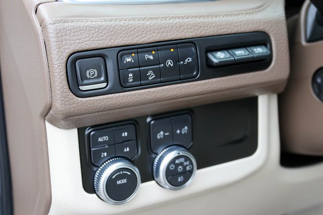 Used 2021 GMC Yukon Denali w/ Denali Premium Package image 15